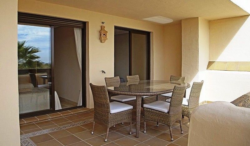 Apartamento con vistas al mar en Atalaya Golf 