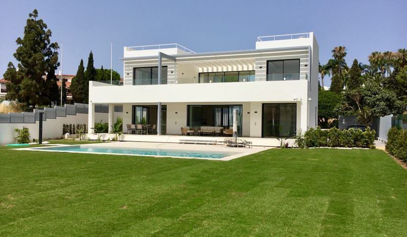 Stunning  villa with panoramic sea views 