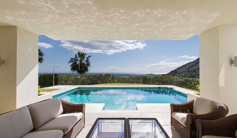 Villa with panoramic sea views 