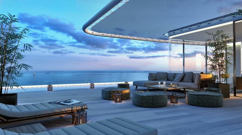 Stunning beachfront, new development 