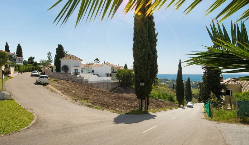 Amazing plot with panoramic sea views 