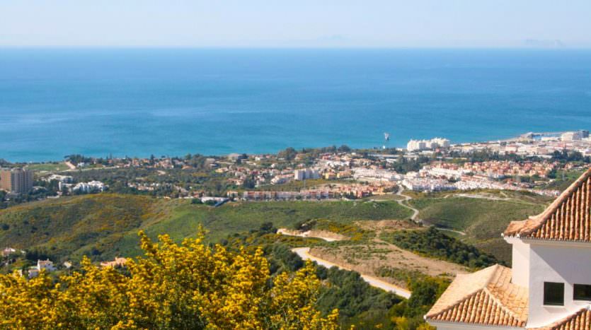 Villa moderna con vistas panorámicas al mar 