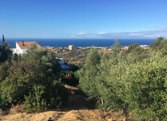 Plots with sea views in East Marbella