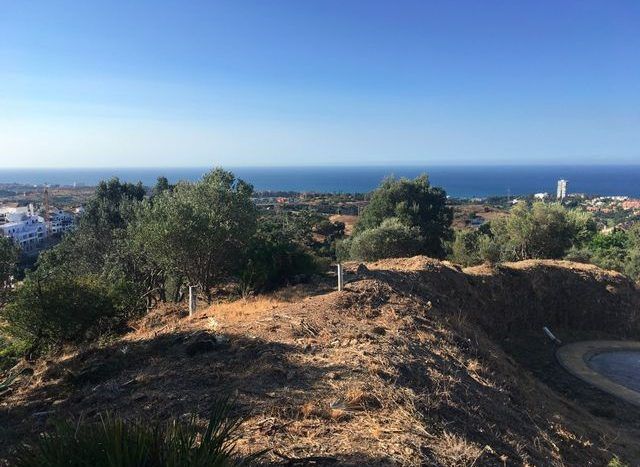 Plots with sea views in East Marbella 