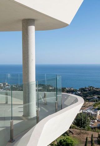 New project of modern apartments with panoramic sea views on Benalmadena Coast