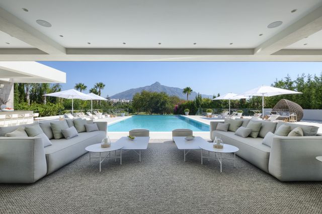 First line golf super luxury villa in Nueva Andalucia 