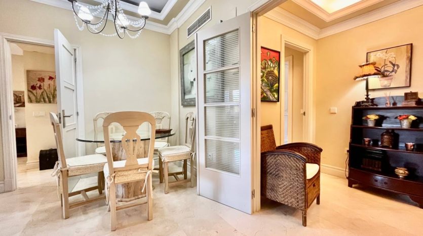 Spacious apartment on golden mile Marbella on the first beach line 