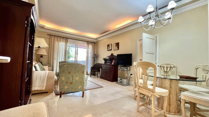 Spacious apartment on golden mile Marbella on the first beach line 