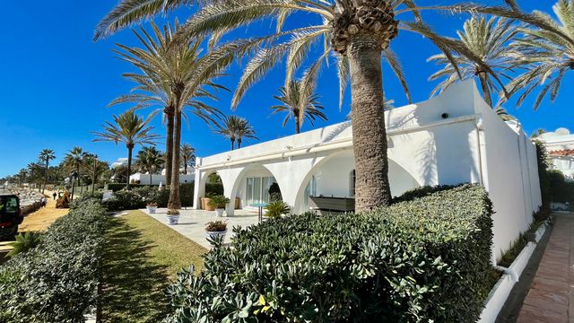 Luxurious semi-detached house on Golden Mile Marbella 