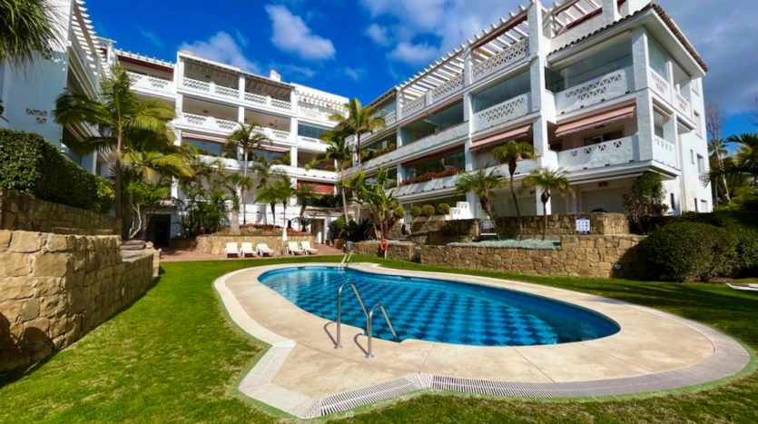 Spacious apartment on golden mile Marbella on the first beach line 