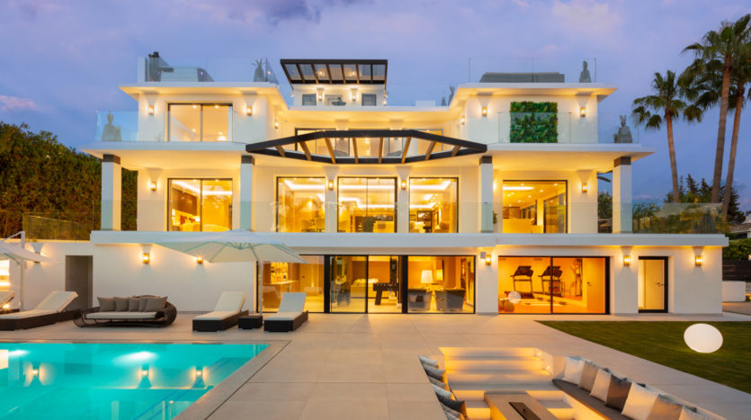Impressive modern villa on Golden Mile Marbella